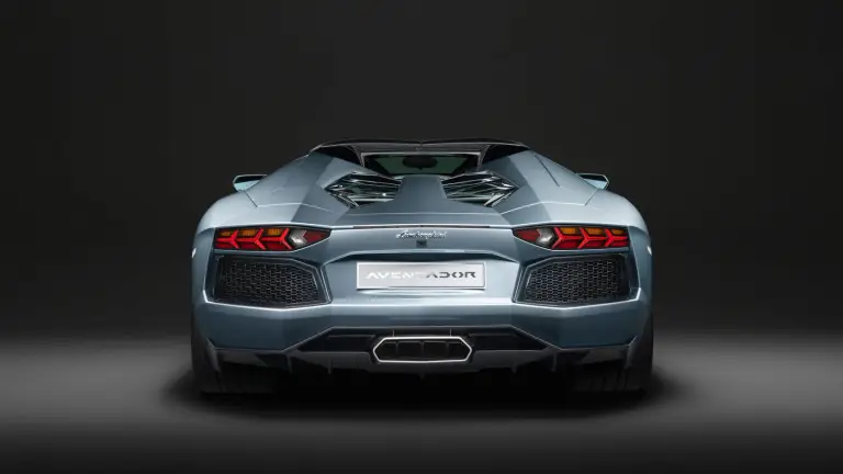 Lamborghini Aventador LP700-4 Roadster ufficiale - 11