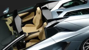 Lamborghini Aventador LP700-4 Roadster ufficiale - 12