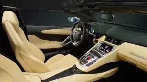 Lamborghini Aventador LP700-4 Roadster ufficiale - 13