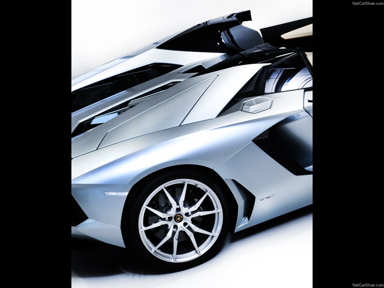 Lamborghini Aventador LP700-4 Roadster