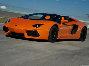 Lamborghini Aventador LP700-4 Roadster