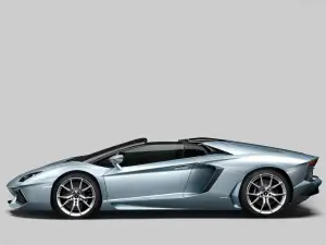 Lamborghini Aventador LP700-4 Roadster