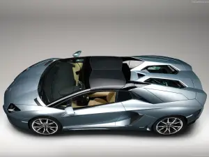 Lamborghini Aventador LP700-4 Roadster