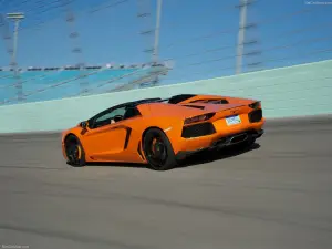 Lamborghini Aventador LP700-4 Roadster