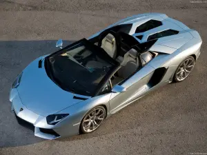 Lamborghini Aventador LP700-4 Roadster