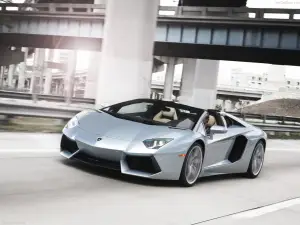 Lamborghini Aventador LP700-4 Roadster