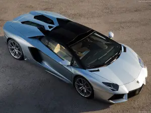 Lamborghini Aventador LP700-4 Roadster