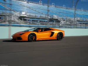 Lamborghini Aventador LP700-4 Roadster