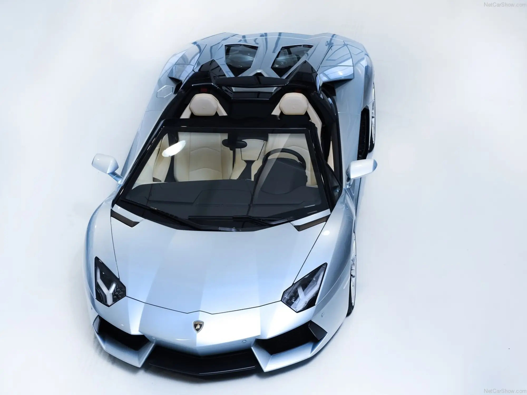 Lamborghini Aventador LP700-4 Roadster - 44