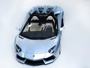 Lamborghini Aventador LP700-4 Roadster