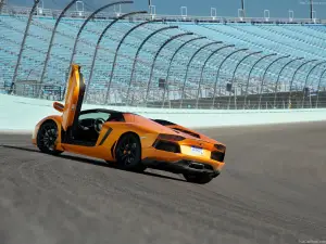 Lamborghini Aventador LP700-4 Roadster