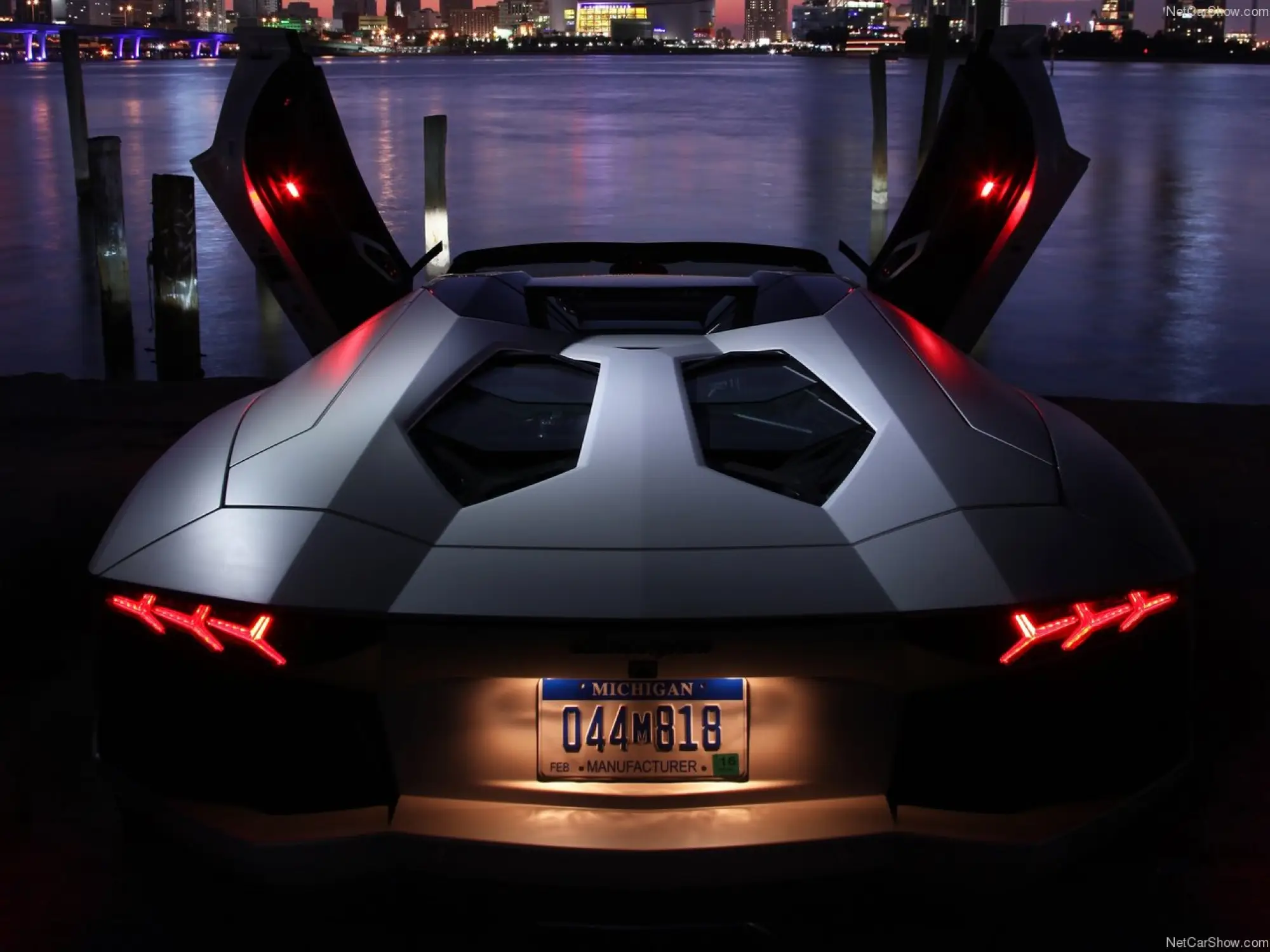 Lamborghini Aventador LP700-4 Roadster - 59