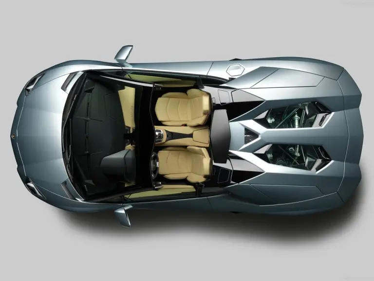 Lamborghini Aventador LP700-4 Roadster - 61