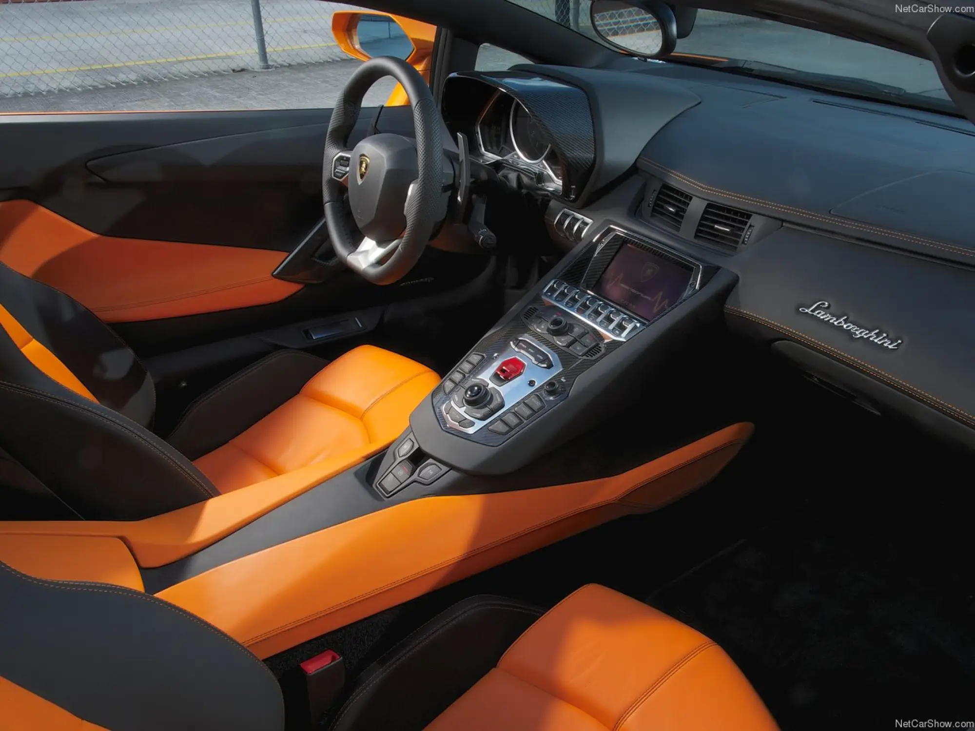 Lamborghini Aventador LP700-4 Roadster - 63