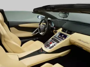 Lamborghini Aventador LP700-4 Roadster