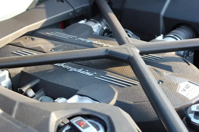 Lamborghini Aventador - Prova su strada 2013 - 161