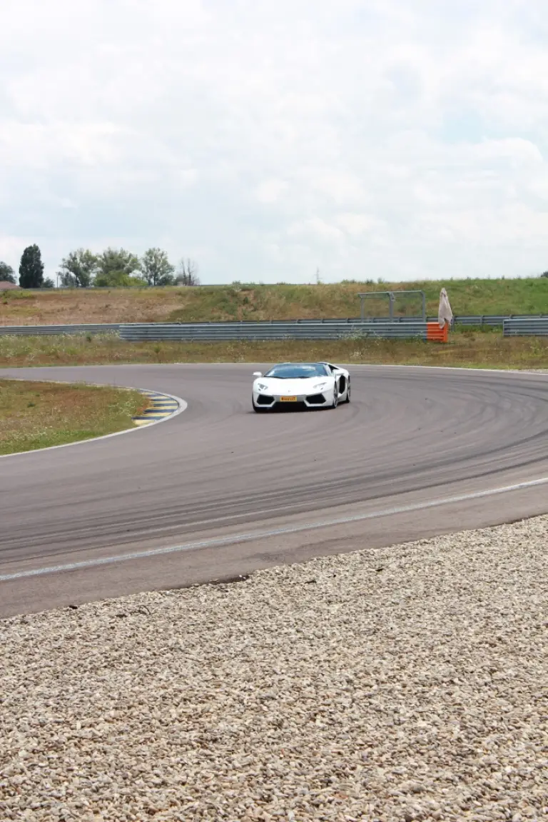 Lamborghini Aventador Roadster - Prova su strada e in pista 2014 - 103