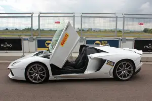 Lamborghini Aventador Roadster - Prova su strada e in pista 2014