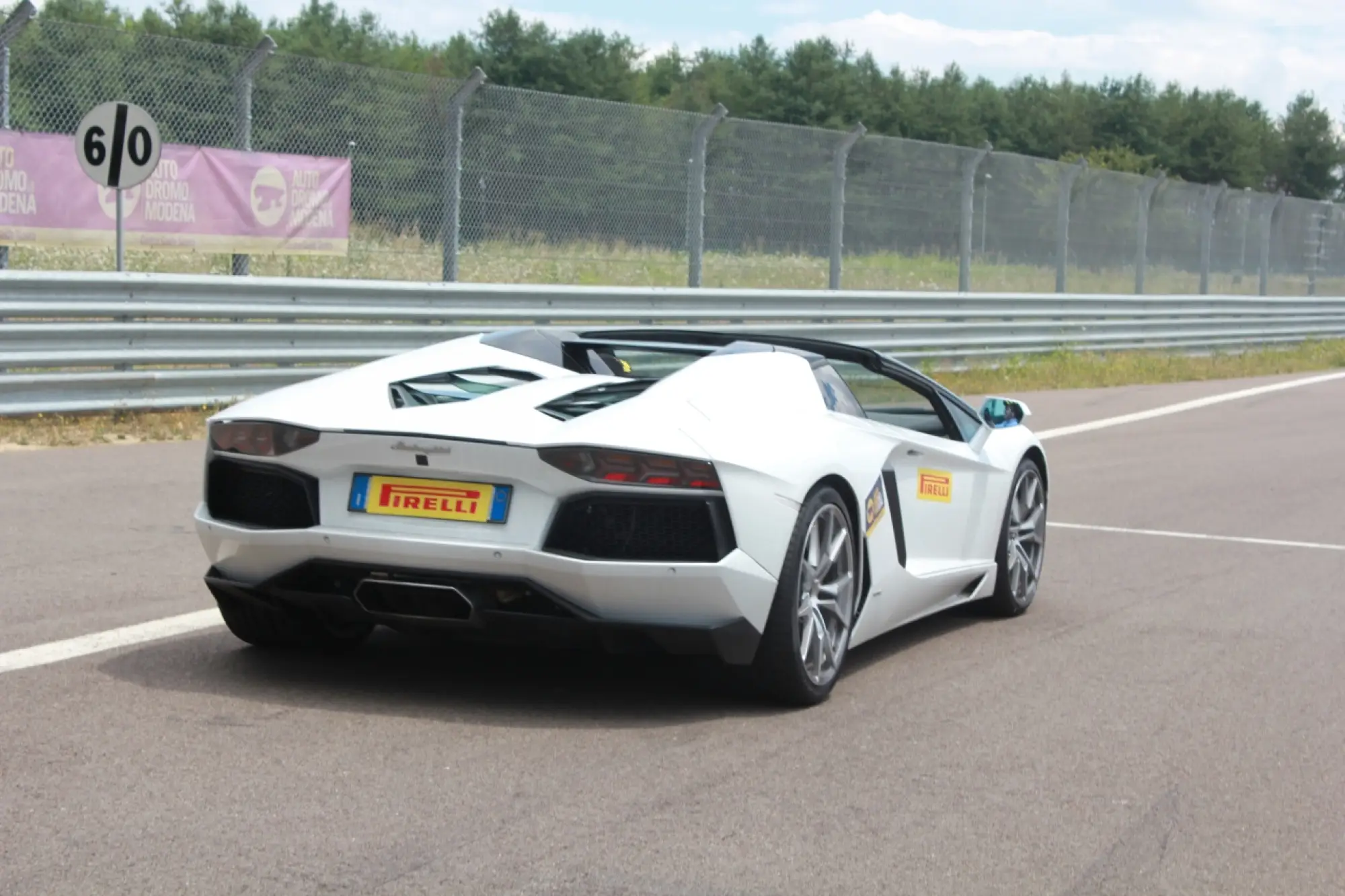 Lamborghini Aventador Roadster - Prova su strada e in pista 2014 - 133