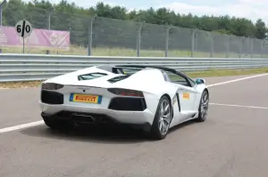 Lamborghini Aventador Roadster - Prova su strada e in pista 2014