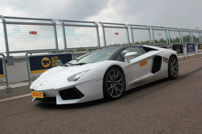 Lamborghini Aventador Roadster - Prova su strada e in pista 2014 - 140