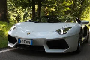 Lamborghini Aventador Roadster - Prova su strada e in pista 2014