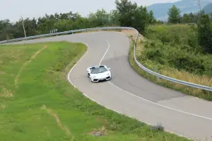 Lamborghini Aventador Roadster - Prova su strada e in pista 2014