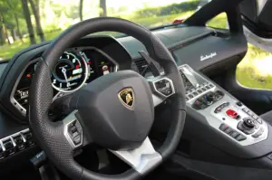 Lamborghini Aventador Roadster - Prova su strada e in pista 2014