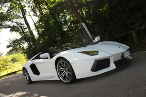 Lamborghini Aventador Roadster - Prova su strada e in pista 2014