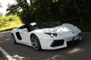 Lamborghini Aventador Roadster - Prova su strada e in pista 2014