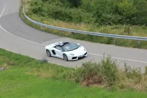 Lamborghini Aventador Roadster - Prova su strada e in pista 2014 - 9