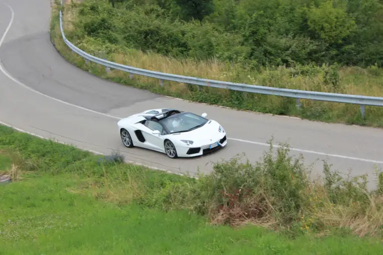 Lamborghini Aventador Roadster - Prova su strada e in pista 2014 - 9