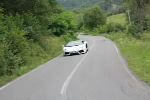 Lamborghini Aventador Roadster - Prova su strada e in pista 2014