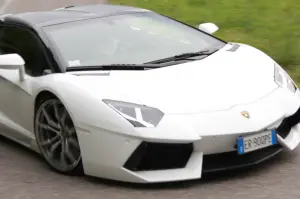 Lamborghini Aventador Roadster - Prova su strada e in pista 2014