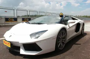 Lamborghini Aventador Roadster - Prova su strada e in pista 2014