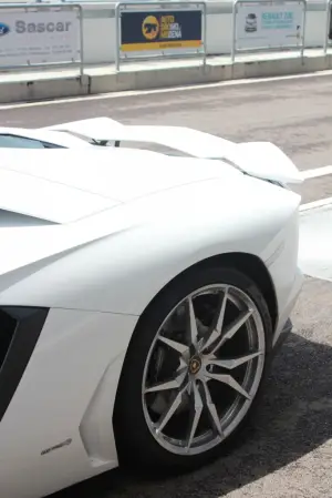 Lamborghini Aventador Roadster - Prova su strada e in pista 2014