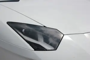 Lamborghini Aventador Roadster - Prova su strada e in pista 2014