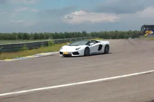 Lamborghini Aventador Roadster - Prova su strada e in pista 2014