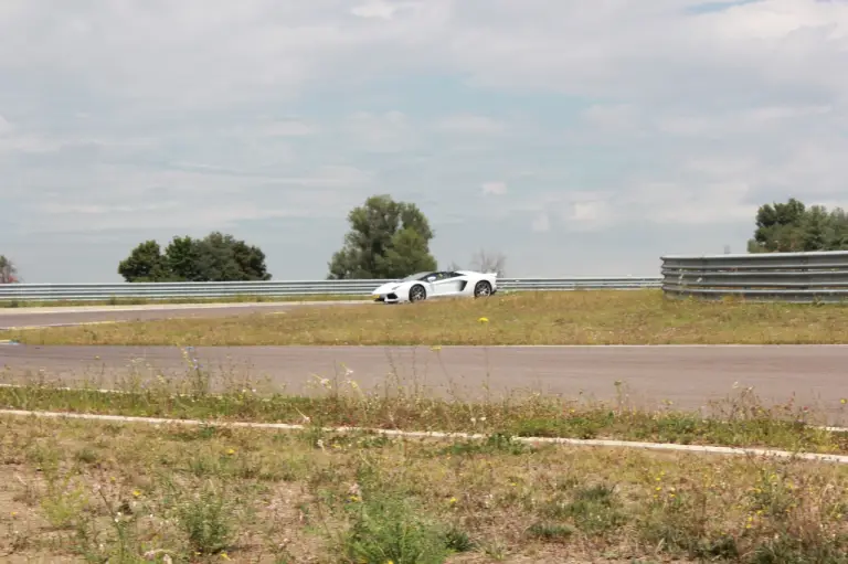 Lamborghini Aventador Roadster - Prova su strada e in pista 2014 - 93