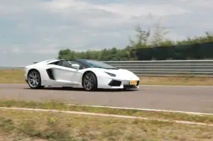 Lamborghini Aventador Roadster - Prova su strada e in pista 2014