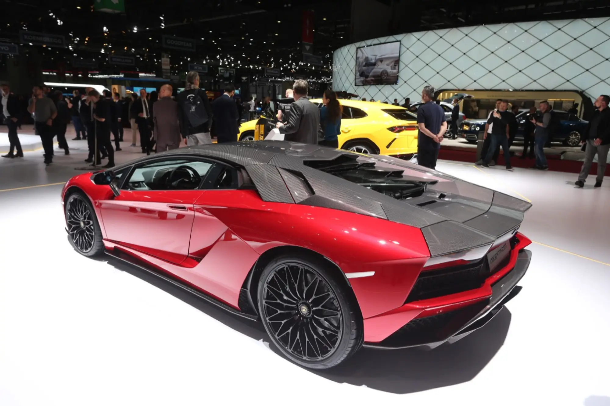 Lamborghini Aventador S (foto live) - Salone di Ginevra 2018 - 3