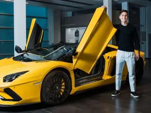 Lamborghini Aventador S Roadster - Paulo Dybala