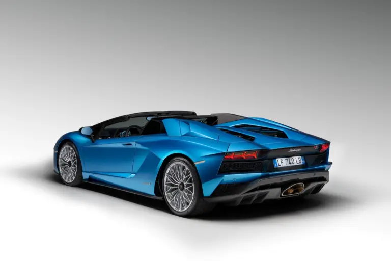 Lamborghini Aventador S Roadster - 6