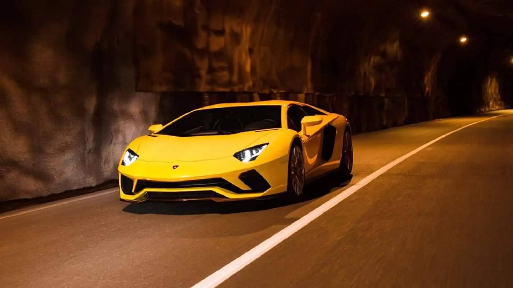 Lamborghini Aventador S - 18