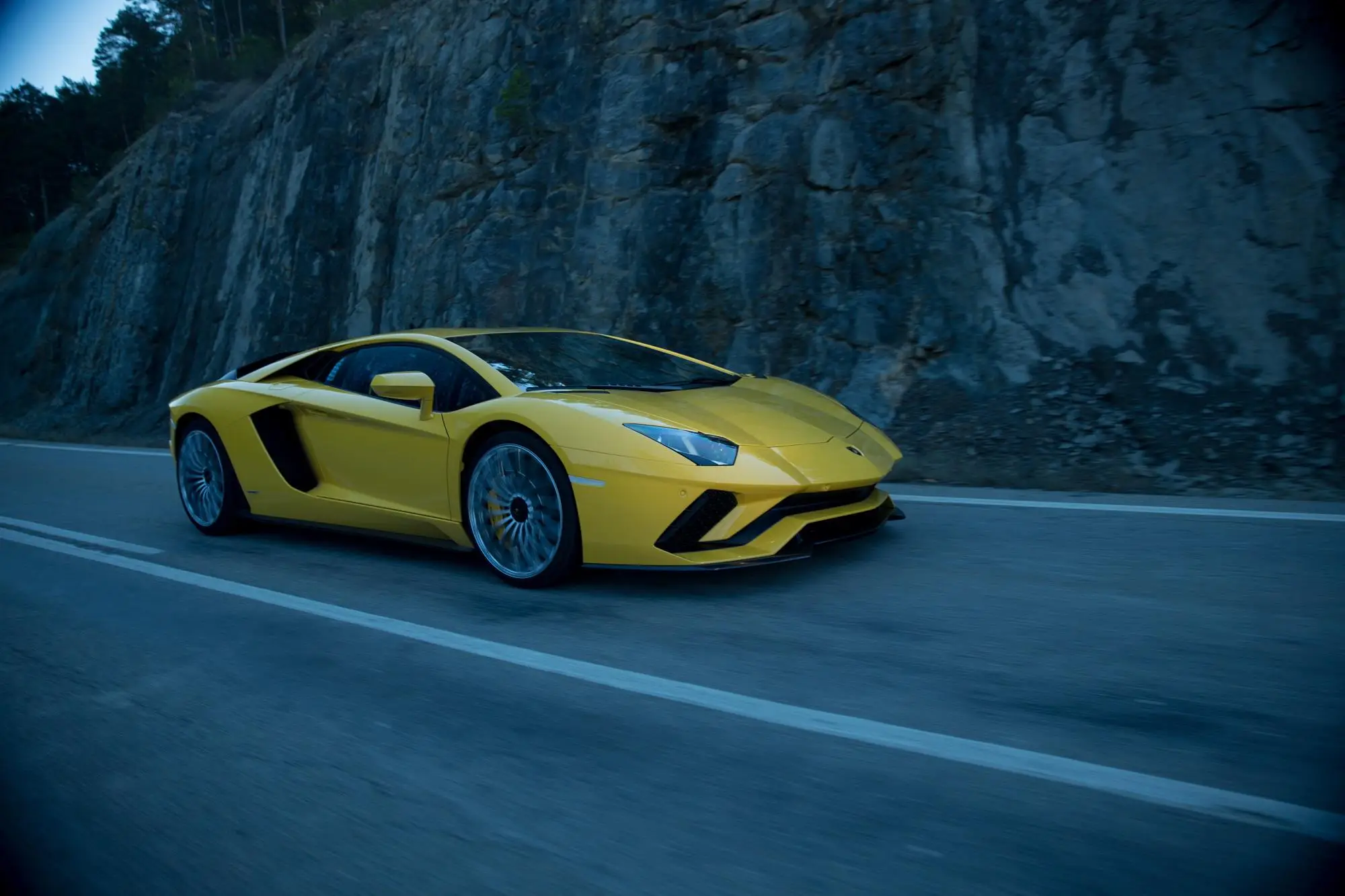 Lamborghini Aventador S - 21