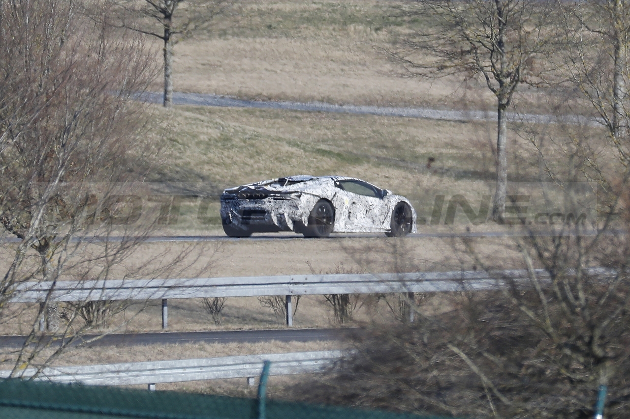 Lamborghini Aventador successore - Foto Spia 10-03-2022