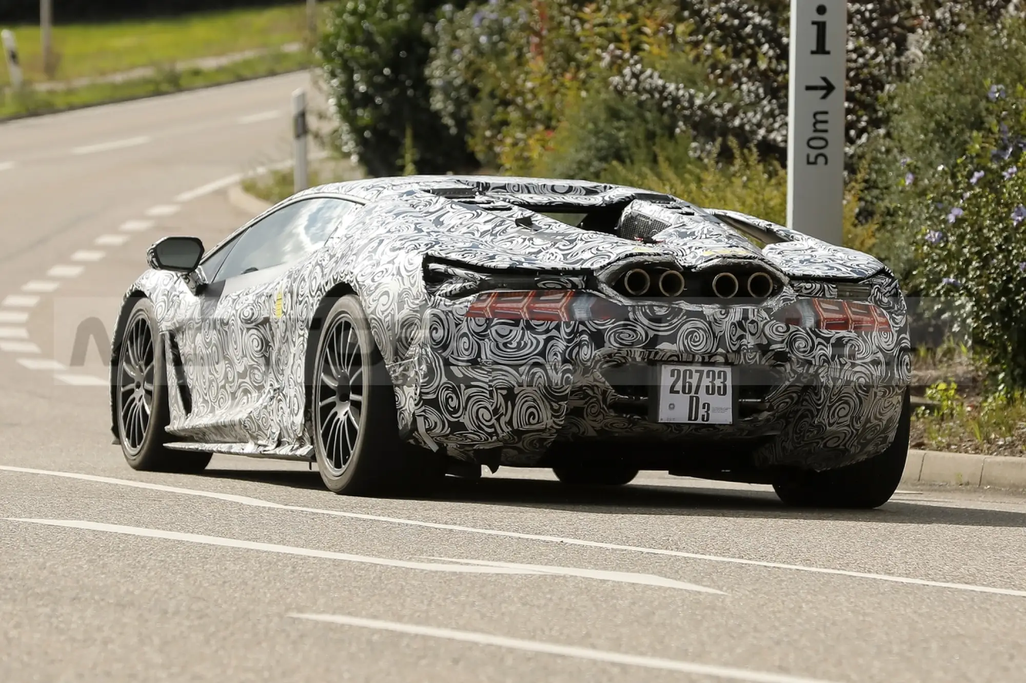 Lamborghini Aventador successore - Foto Spia 22-09-2022 - 10