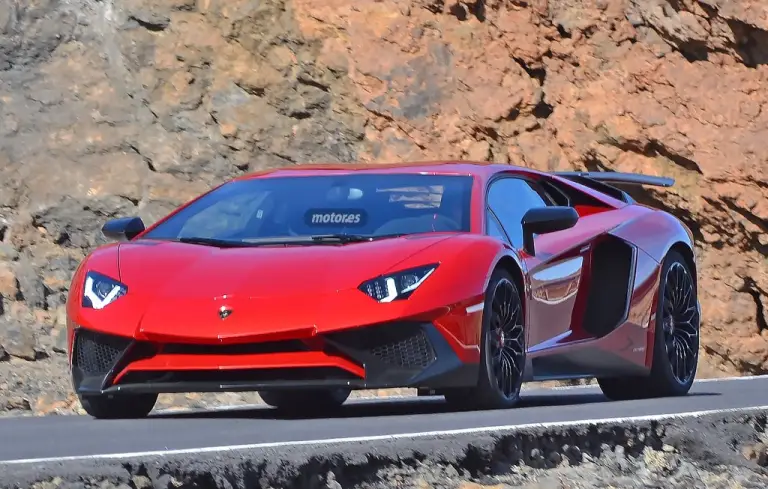 Lamborghini Aventador SuperVeloce - Foto spia (febbraio 2015) - 1