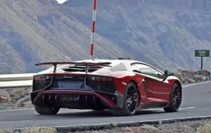 Lamborghini Aventador SuperVeloce - Foto spia (febbraio 2015) - 10