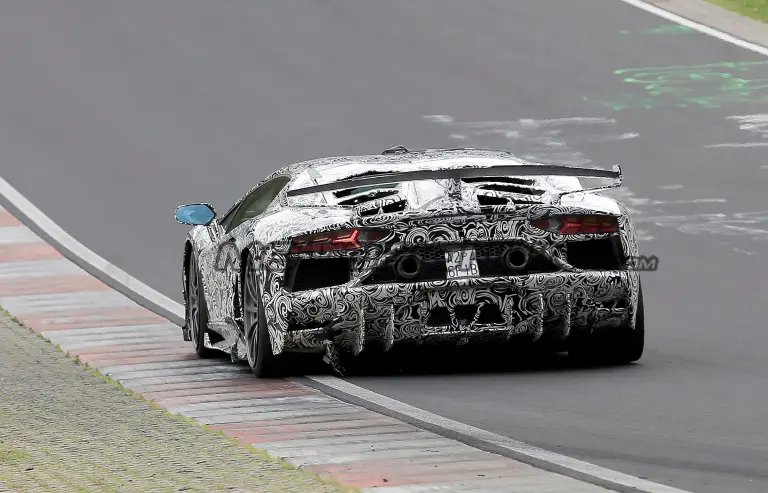 Lamborghini Aventador SV J - Foto spia 10-04-2018 - 9